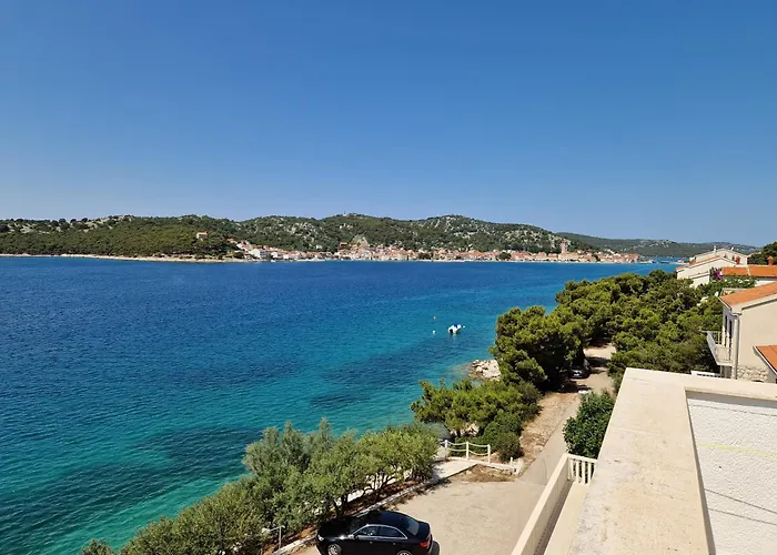 Nina ゲストハウス 3*