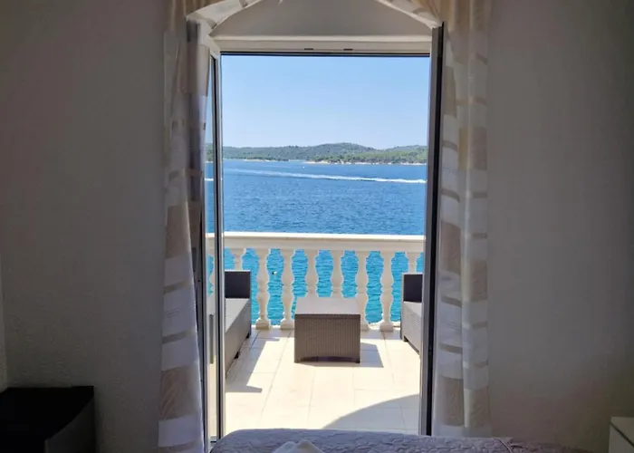 Nina ゲストハウス 3*