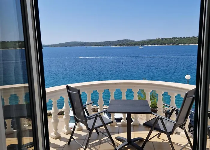 ゲストハウス Nina 3*