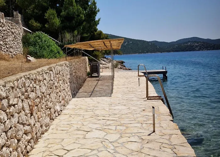 Nina ゲストハウス 3*